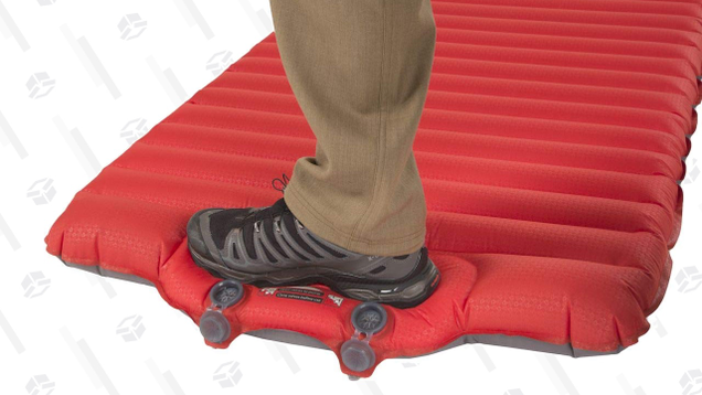 The NEMO Cosmo 3D is baffled to cradle your body and raise head slightly, and its foot pump means you can give your lungs a break.